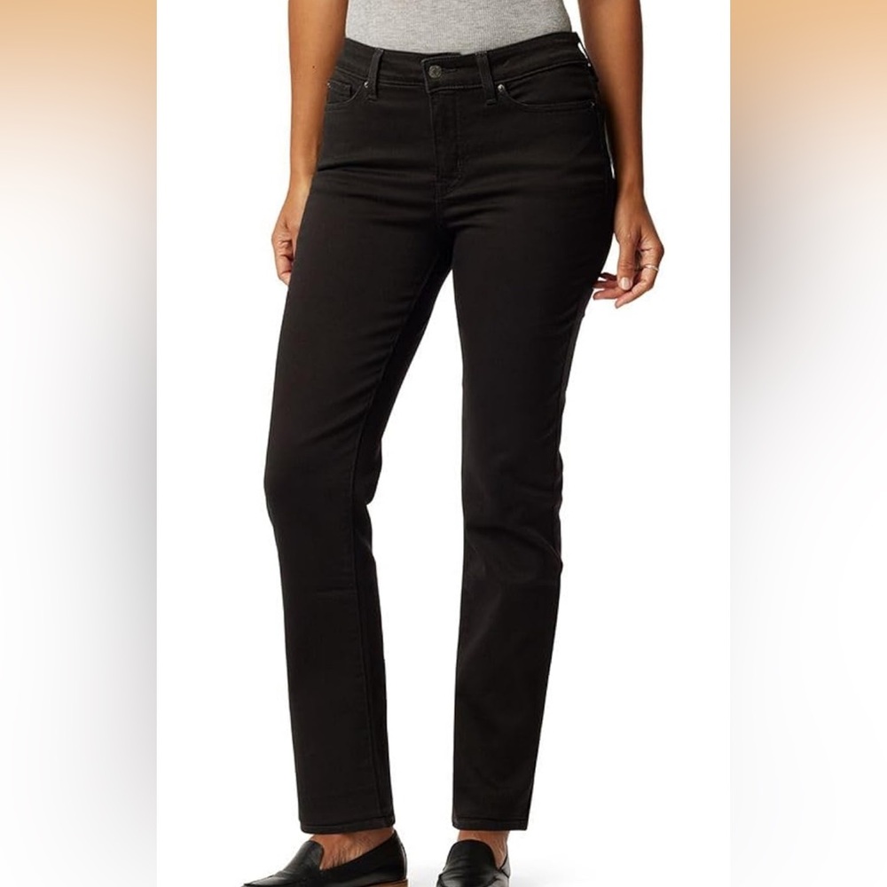 Signature by Levi Strauss Womens Totally Shaping Straight Jeans in
18S